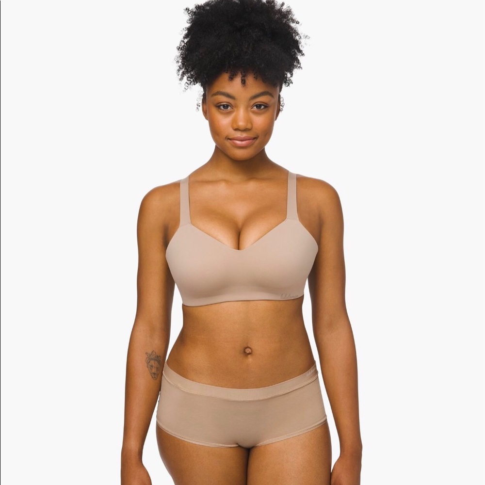 NWT lululemon hold true bra “soft sand” size 32C+D
